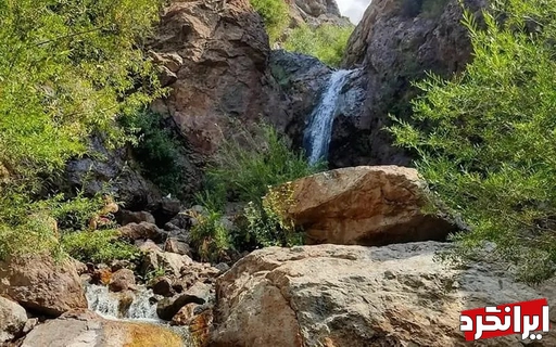 آب تنی در آبشار ناران